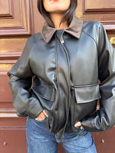 Carica l&#39;immagine nel visualizzatore di Gallery, BOMBER ECOPELLE A18276