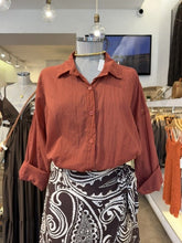 Carica l'immagine nel visualizzatore di Gallery, CAMICIA COTONE 11394