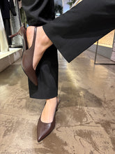 Carica l'immagine nel visualizzatore di Gallery, SLINGBACK EG6113