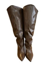 Carica l'immagine nel visualizzatore di Gallery, STIVALE KITTEN HEEL GAMBA LARGA X2779