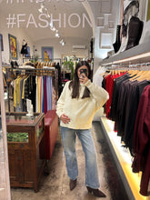 Carica l'immagine nel visualizzatore di Gallery, MAGLIONE LUPETTO ELASTICO 2501