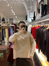 Carica l'immagine nel visualizzatore di Gallery, MAGLIONE LANA APPLICAZIONI CP2012